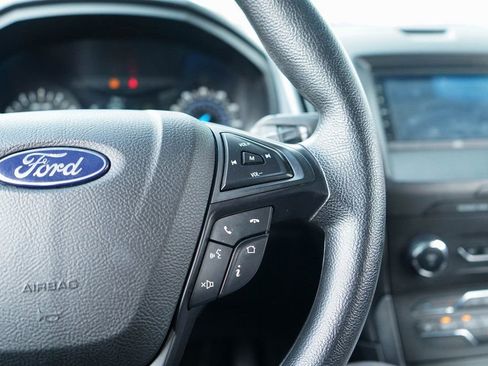 Used 2020 Ford Edge SE image 23