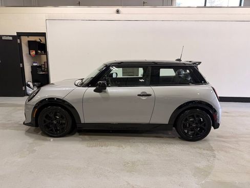 New 2026 MINI Cooper S image 2