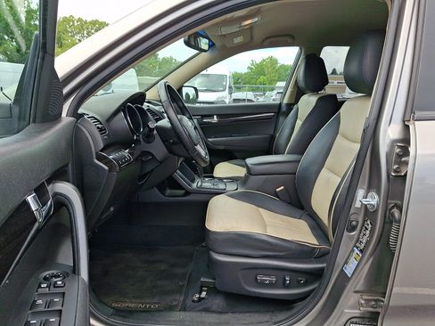 Used 2011 Kia Sorento EX w/ Limited Pkg AWD/4WD image 16