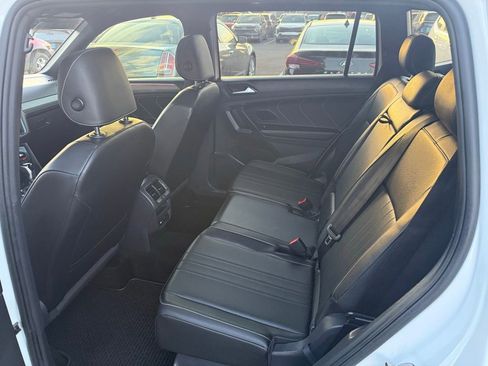 Used 2023 Volkswagen Tiguan SE R-Line image 31