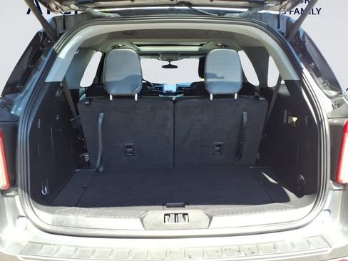 Certified 2023 Ford Explorer XLT w/ Equipment Group 202A AWD/4WD image 8