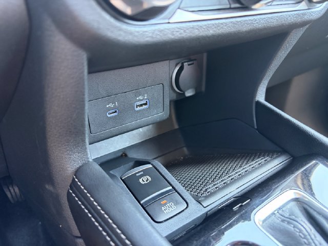 Used 2024 Nissan Kicks SV FWD image 21