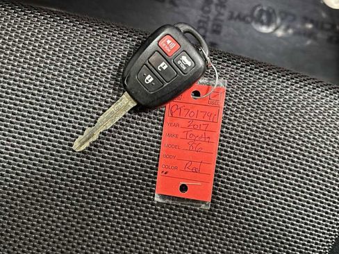 Certified 2017 Toyota 86 image 30