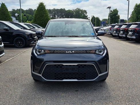 Used 2023 Kia Soul LX w/ LX Technology Package FWD image 3