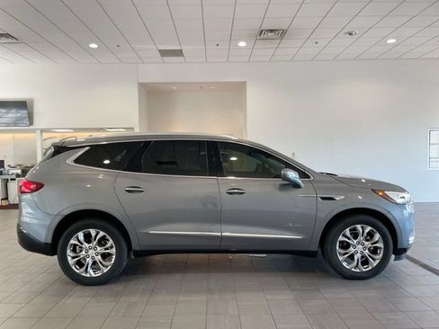 Used 2019 Buick Enclave Avenir w/ Avenir Technology Package FWD image 6