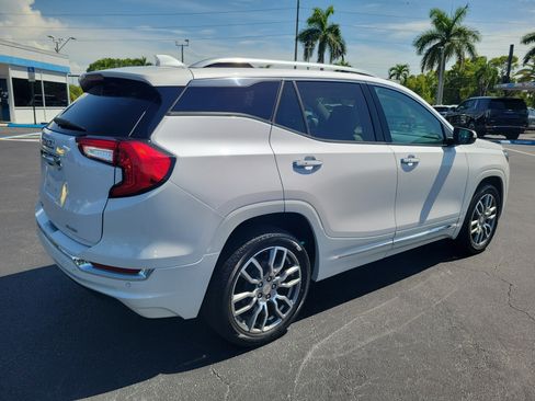 Used 2023 GMC Terrain Denali w/ Denali Premium Package AWD/4WD image 4