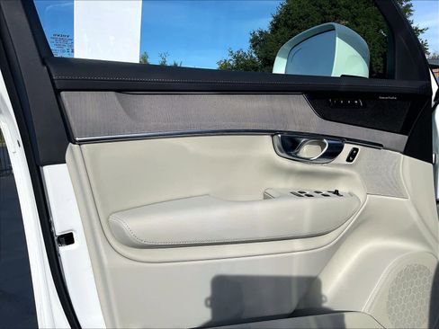New 2026 Volvo XC90 T8 Ultra w/ Protection Package Premier image 24