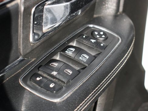 Used 2018 RAM 3500 Laramie image 17