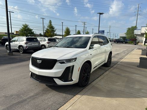 Used 2024 Cadillac XT6 Sport w/ Technology Package AWD/4WD image 7
