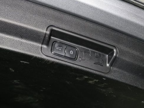 Used 2023 Ford Explorer XLT w/ Equipment Group 202A image 12