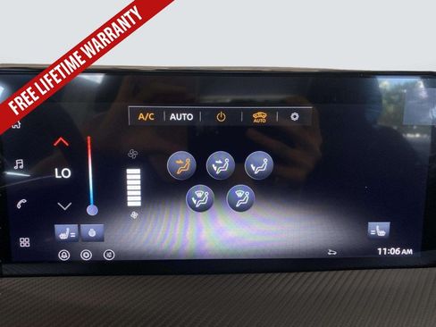 New 2026 Nissan Kicks SR w/ SR Premium Package FWD image 33