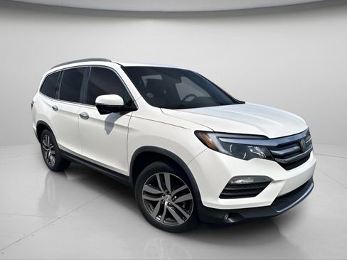 Used 2017 Honda Pilot Touring image 5