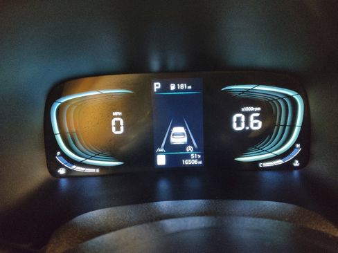 Used 2025 Kia Soul LX FWD image 23