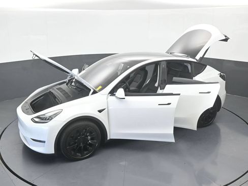 Used 2022 Tesla Model Y Long Range AWD/4WD image 63