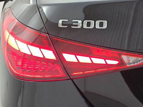 Used 2025 Mercedes-Benz C 300 Sedan image 34
