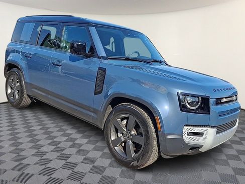 Used 2025 Land Rover Defender 110 S image 2