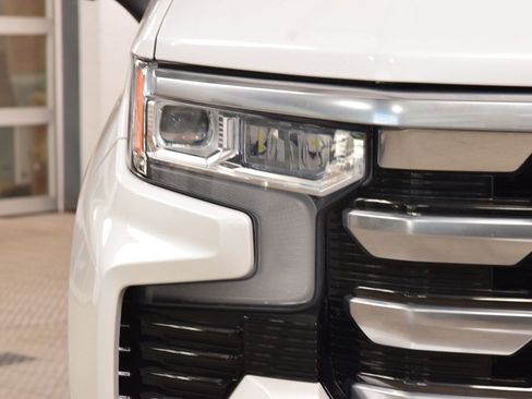 Used 2024 Chevrolet Silverado 1500 High Country w/ High Country Premium Package AWD/4WD image 12