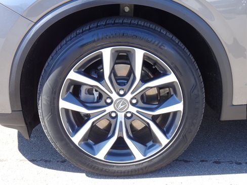 Used 2023 Acura MDX SH-AWD w/ Technology Package image 29