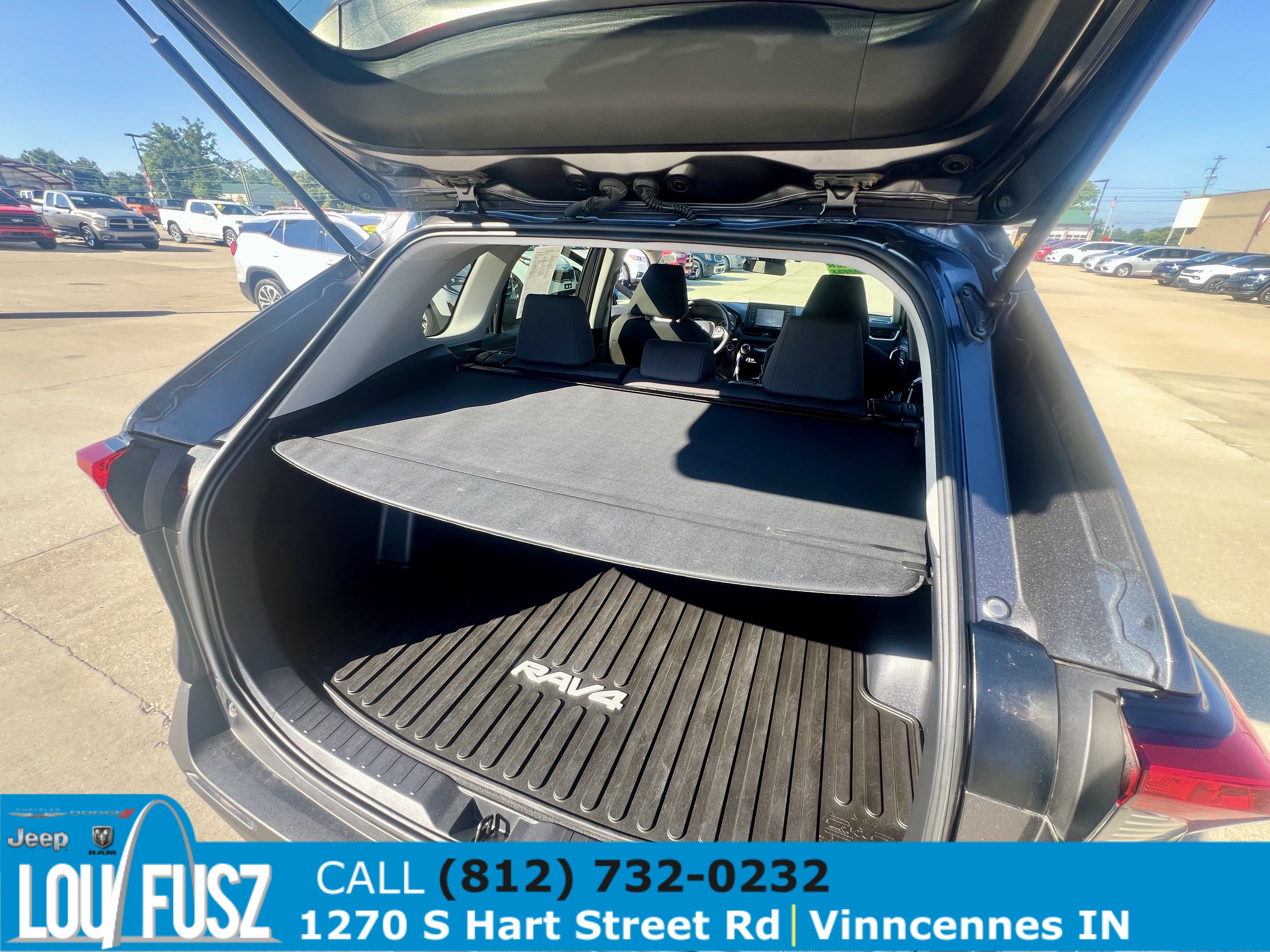 Used 2021 Toyota RAV4 XLE w/ XLE Grade Weather Package AWD/4WD image 18