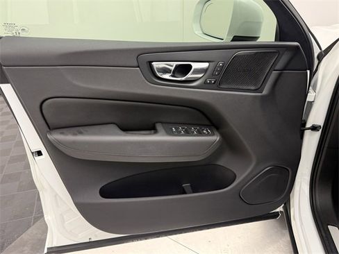 Used 2020 Volvo XC60 T5 Inscription w/ Protection Package image 10