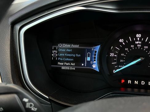 Used 2019 Ford Fusion SE FWD image 30