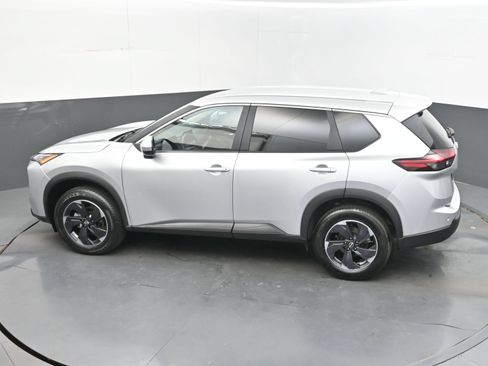 Used 2025 Nissan Rogue SV FWD image 39