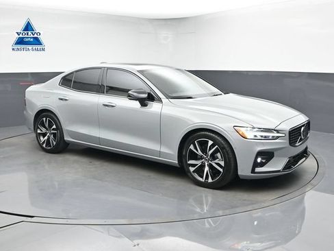 Used 2025 Volvo S60 B5 Plus FWD image 1