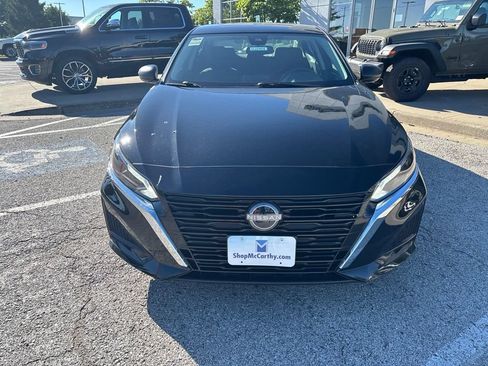 Used 2025 Nissan Altima 2.5 SV FWD image 9