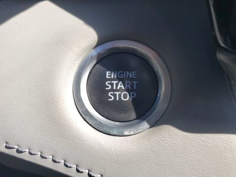 Certified 2020 Toyota Highlander XLE FWD image 23