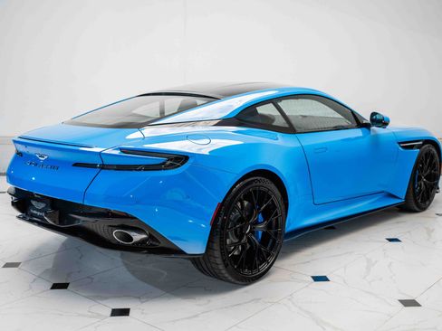 Used 2024 Aston Martin DB12 Coupe image 37