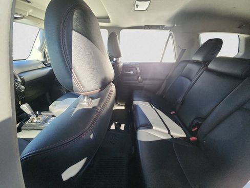 Used 2021 Toyota 4Runner Venture w/ Moonroof Package AWD/4WD image 8