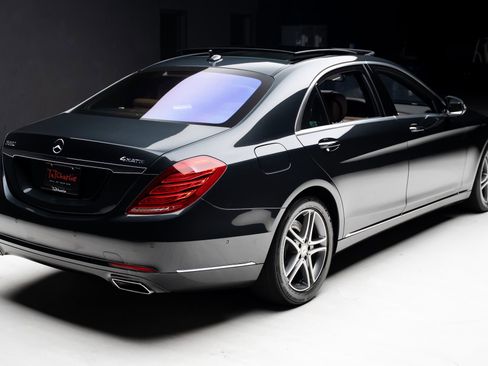 Used 2016 Mercedes-Benz S 550 4MATIC Sedan image 34