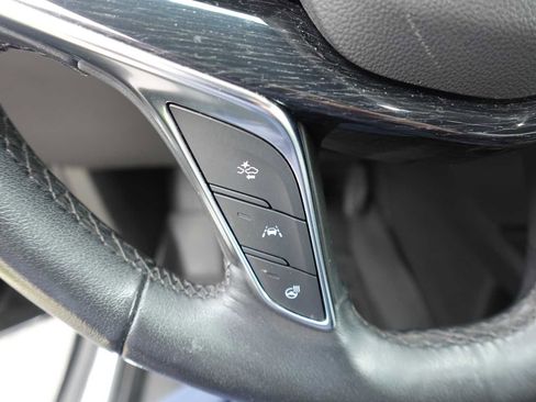 Used 2022 Cadillac XT5 Premium Luxury w/ Technology Package AWD/4WD image 17