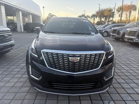 Certified 2025 Cadillac XT5 Premium Luxury image 3