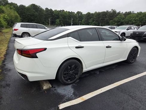 Used 2024 Nissan Altima 2.5 S FWD image 5