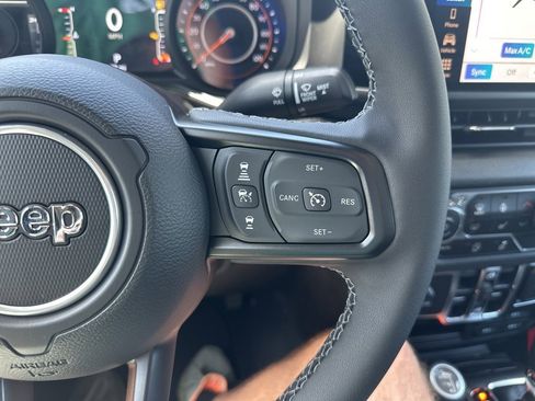 New 2025 Jeep Gladiator Sport image 64