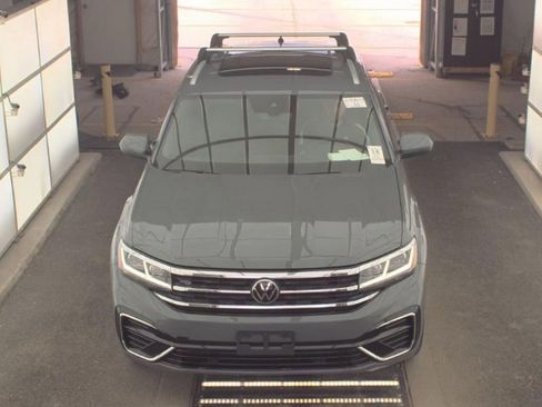 Used 2022 Volkswagen Atlas Cross Sport SEL R-Line AWD/4WD image 2