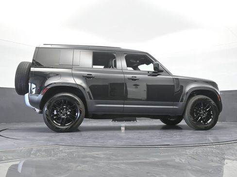 Used 2025 Land Rover Defender 110 S AWD/4WD image 67
