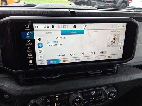 New 2025 Jeep Gladiator Sport image 13