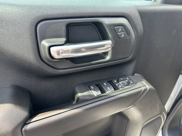 New 2026 Chevrolet Silverado 2500 Custom w/ Custom Value Package AWD/4WD image 15