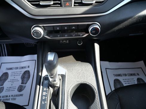 Used 2020 Nissan Altima 2.5 S AWD/4WD image 13