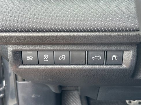 Used 2025 Toyota Camry SE FWD image 17