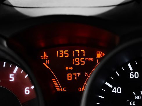 Used 2013 Nissan Juke NISMO FWD image 19