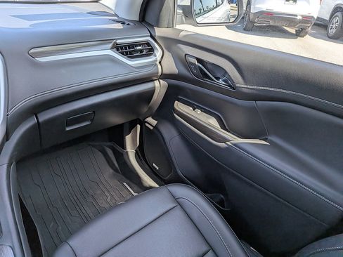 Certified 2023 GMC Acadia SLT w/ LPO, Floor Liner Package FWD image 16
