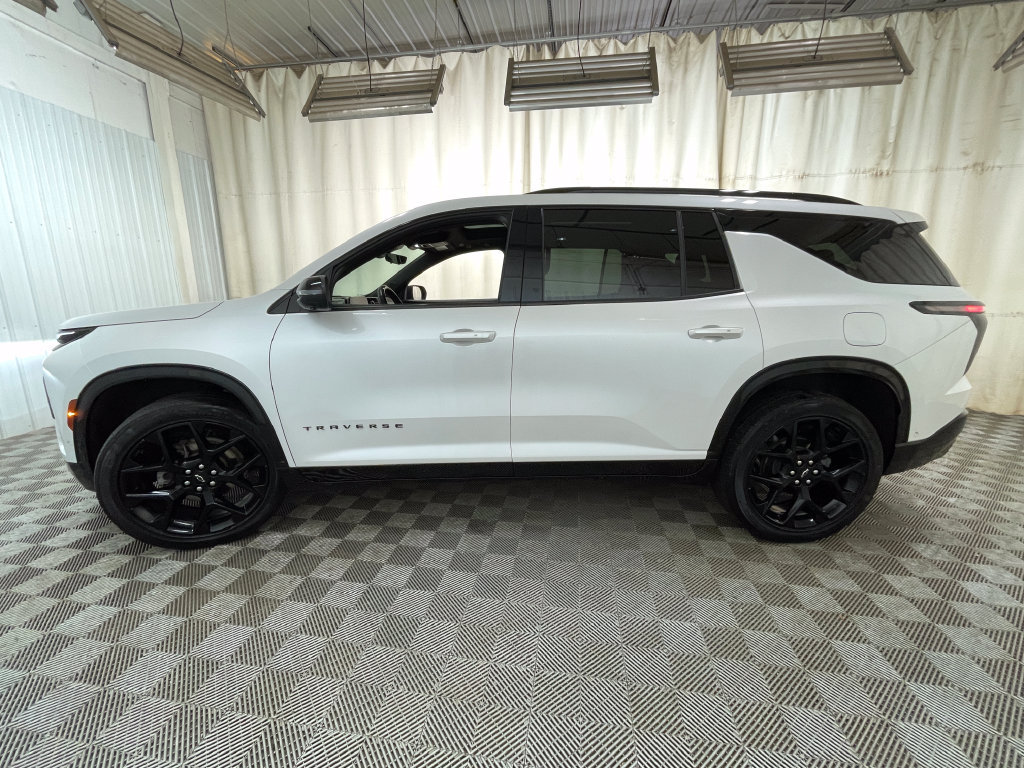 Used 2024 Chevrolet Traverse RS w/ LPO, Floor Liner Package AWD/4WD image 23
