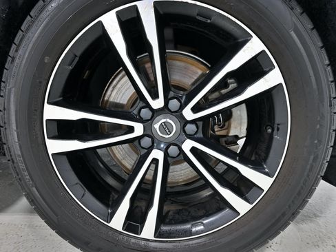 Used 2018 Volvo XC60 T5 Momentum w/ Vision Package AWD/4WD image 36