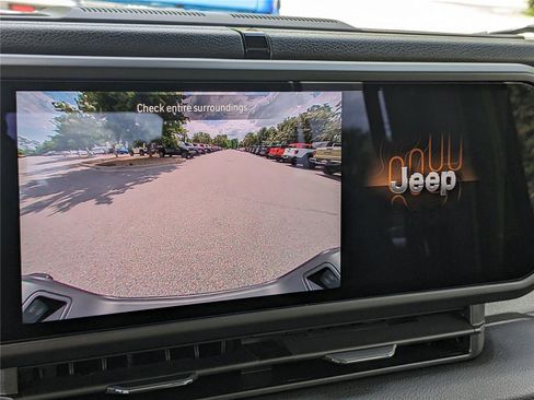 New 2025 Jeep Gladiator Sport image 20