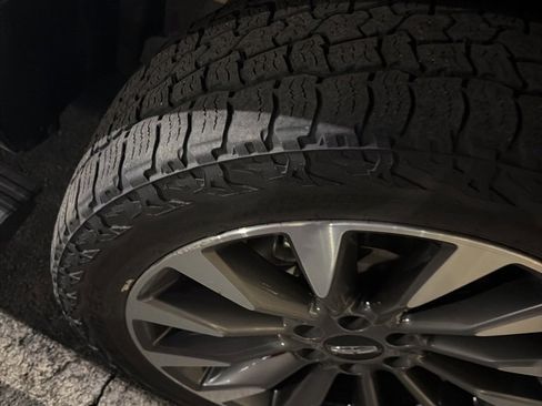 Used 2021 Lincoln Navigator Reserve w/ Luxury Package image 3