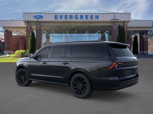 New 2026 Lincoln Navigator L Reserve w/ Jet Appearance Package image 4