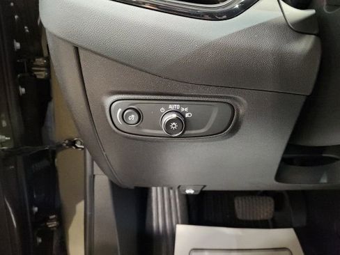 Used 2023 Chevrolet Equinox RS image 19